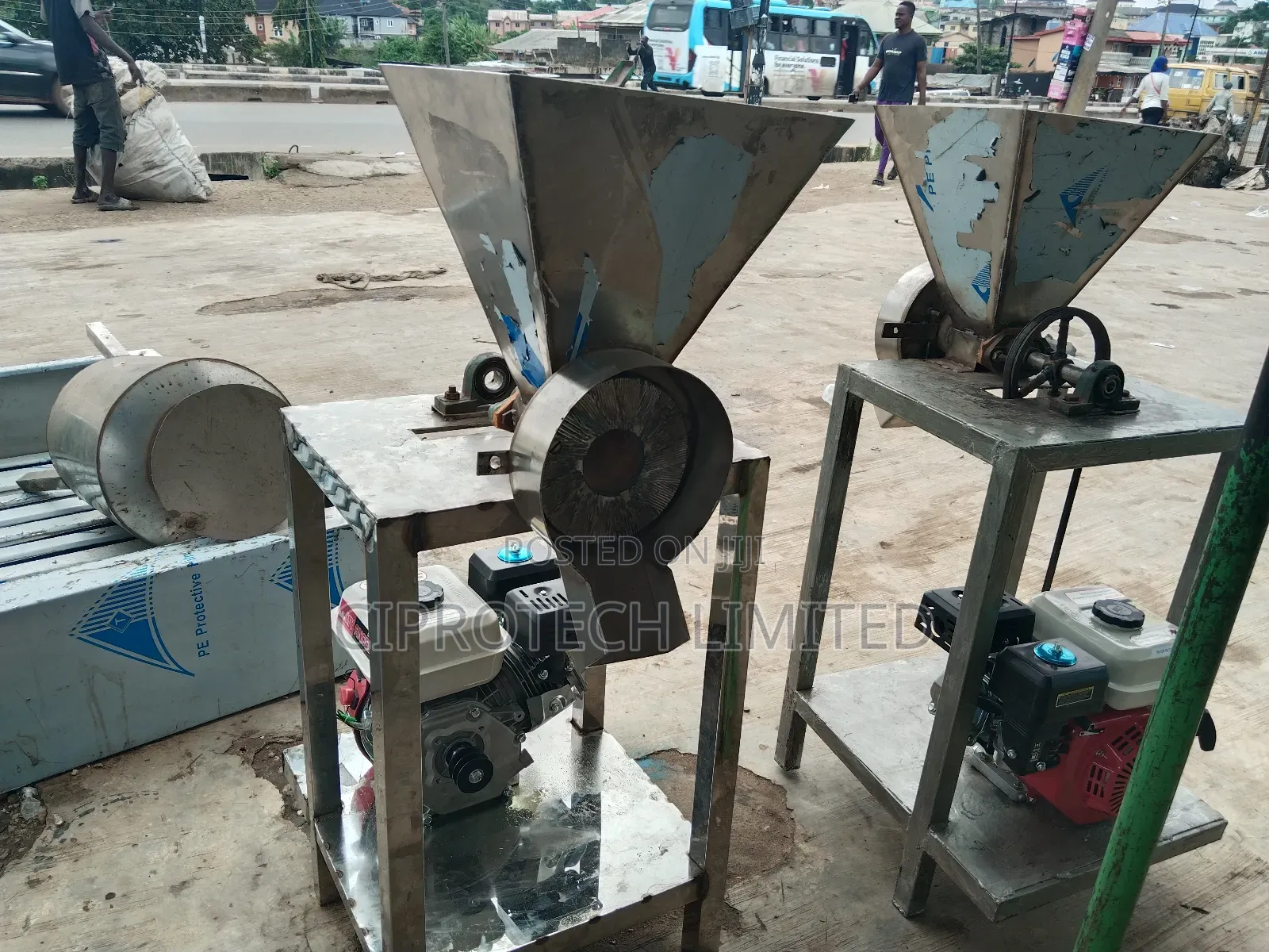 Nuts Grinder