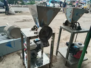 Nuts Grinder