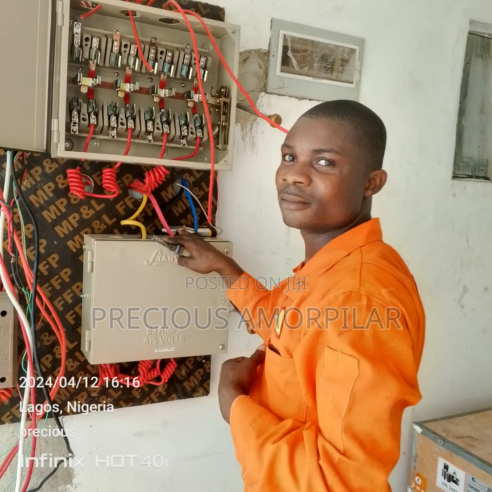 I'm an ELECTRICIAN.