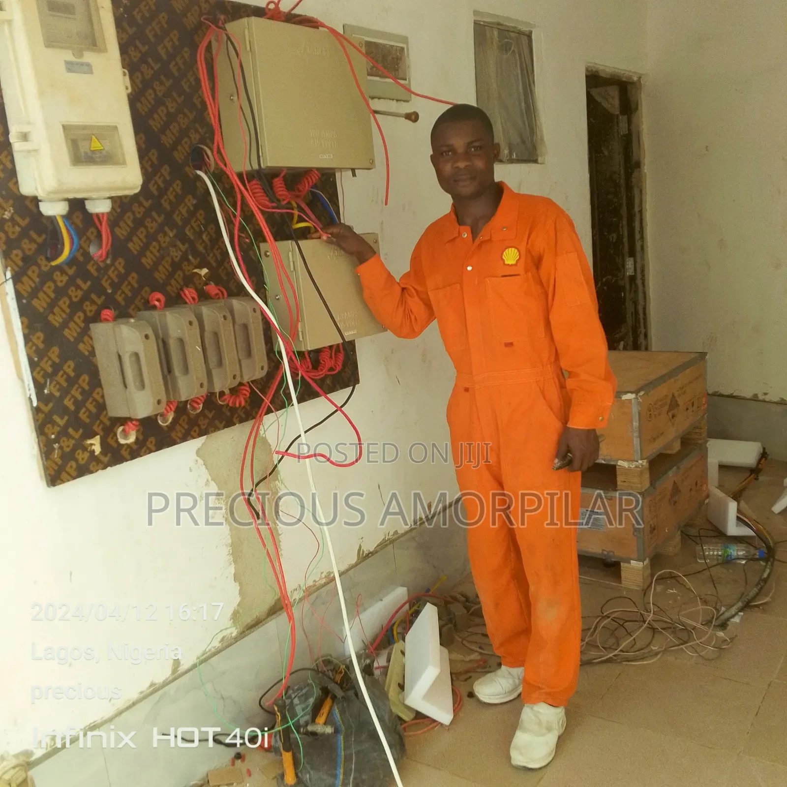 I'm an ELECTRICIAN.