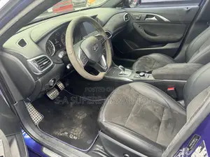 Infiniti Q30 2017 Blue