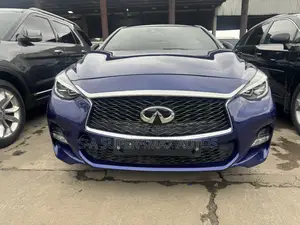 Infiniti Q30 2017 Blue