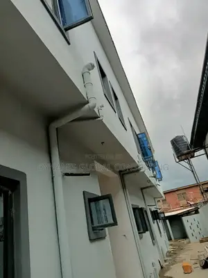 Furnished 1bdrm Block of Flats in Magodo Phase 1 Gra for rent