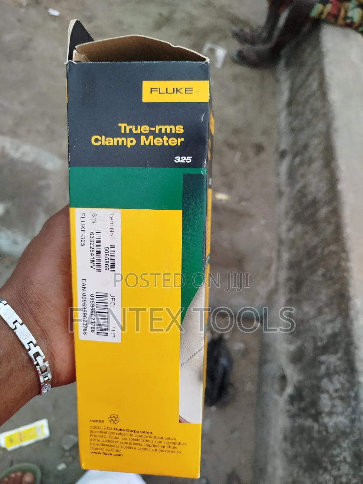 Fluke Clamp Meter 325
