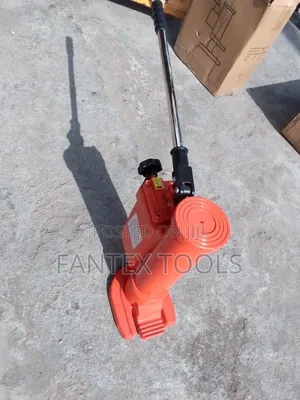 Hydraulic Toe Jack.