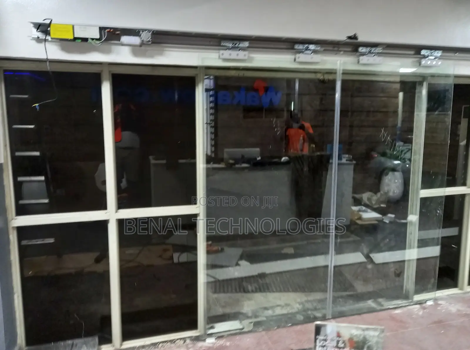 Automatic Sliding Door With Sensor Integration System