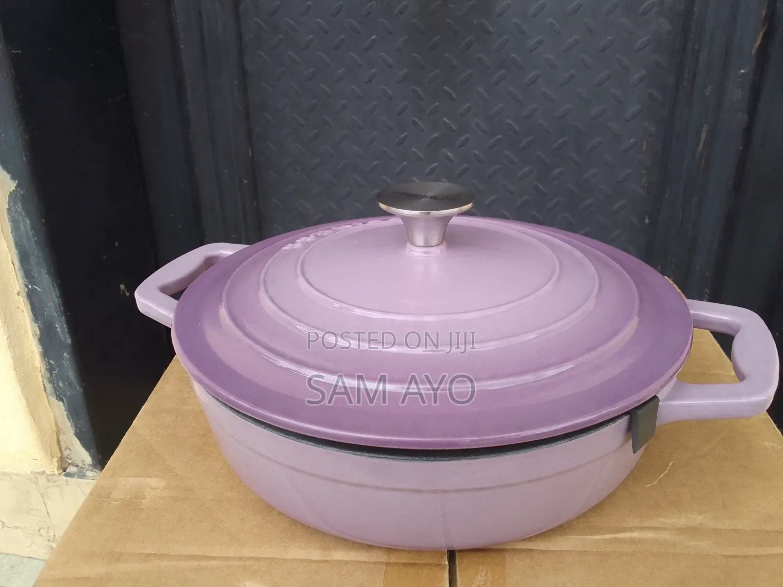 23cm Cast Iron Pot