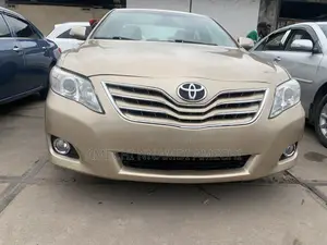 Toyota Camry 2012 Gold