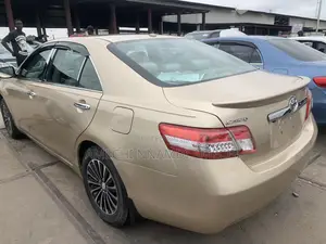 Toyota Camry 2012 Gold