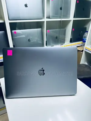 Laptop Apple MacBook Pro 2018 16GB Intel Core i7 SSD 512GB