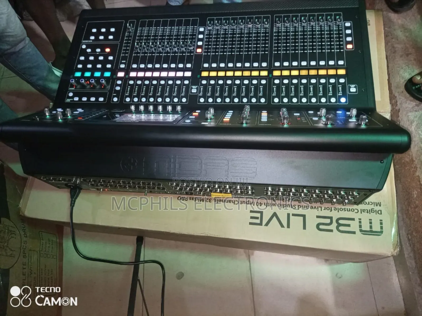 Midas M-32 Live Digital Mixer