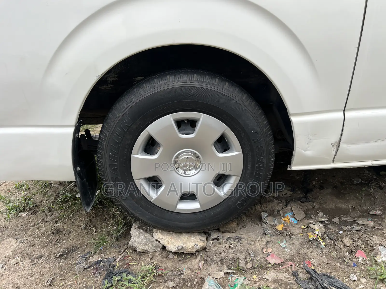 Toyota HiAce 2014 White