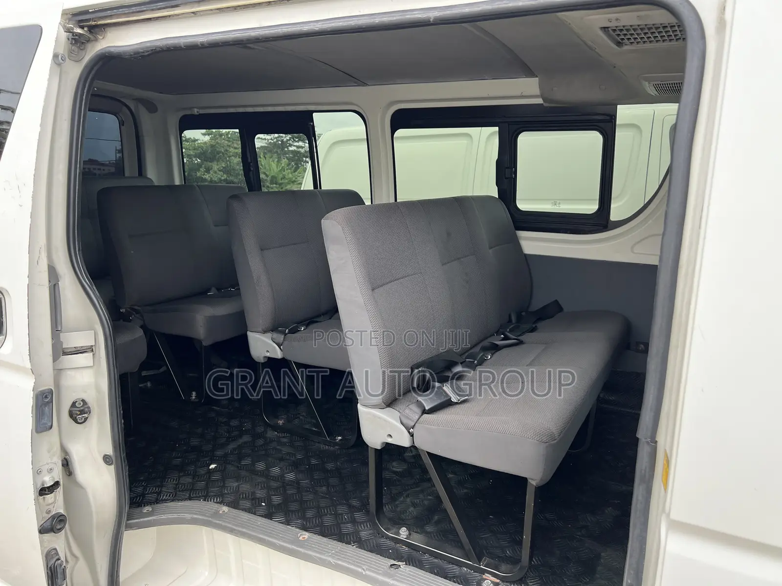 Toyota HiAce 2014 White
