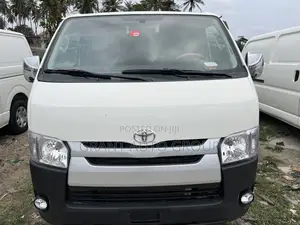 Toyota HiAce 2014 White
