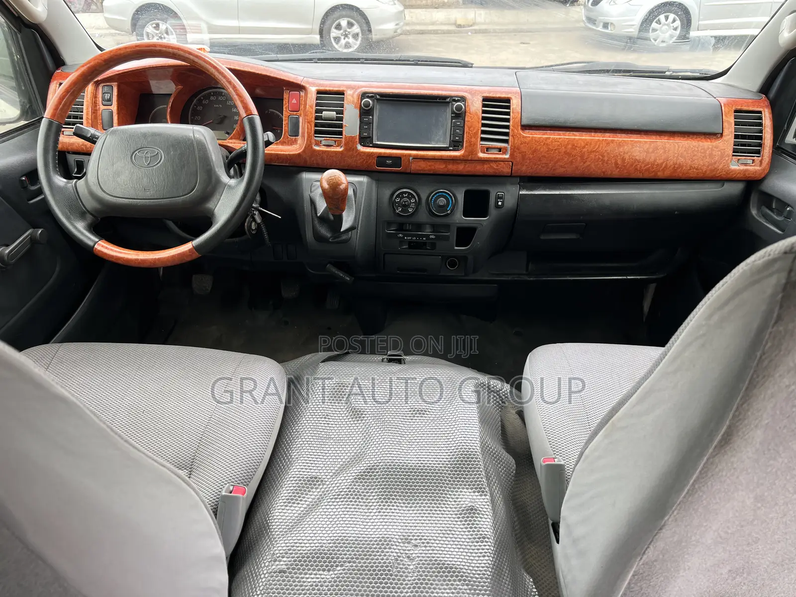 Toyota HiAce 2014 White