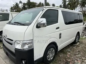 Toyota HiAce 2014 White