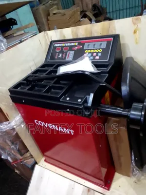 Computer Wheel Balancer Machine.