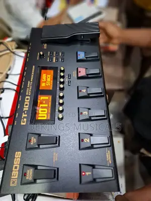 Boss Gt-100 Guitar Multi-effects Pedal