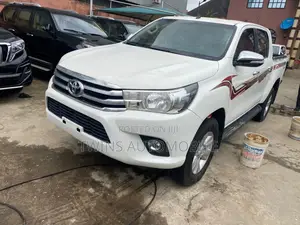 Toyota Hilux 2019 White
