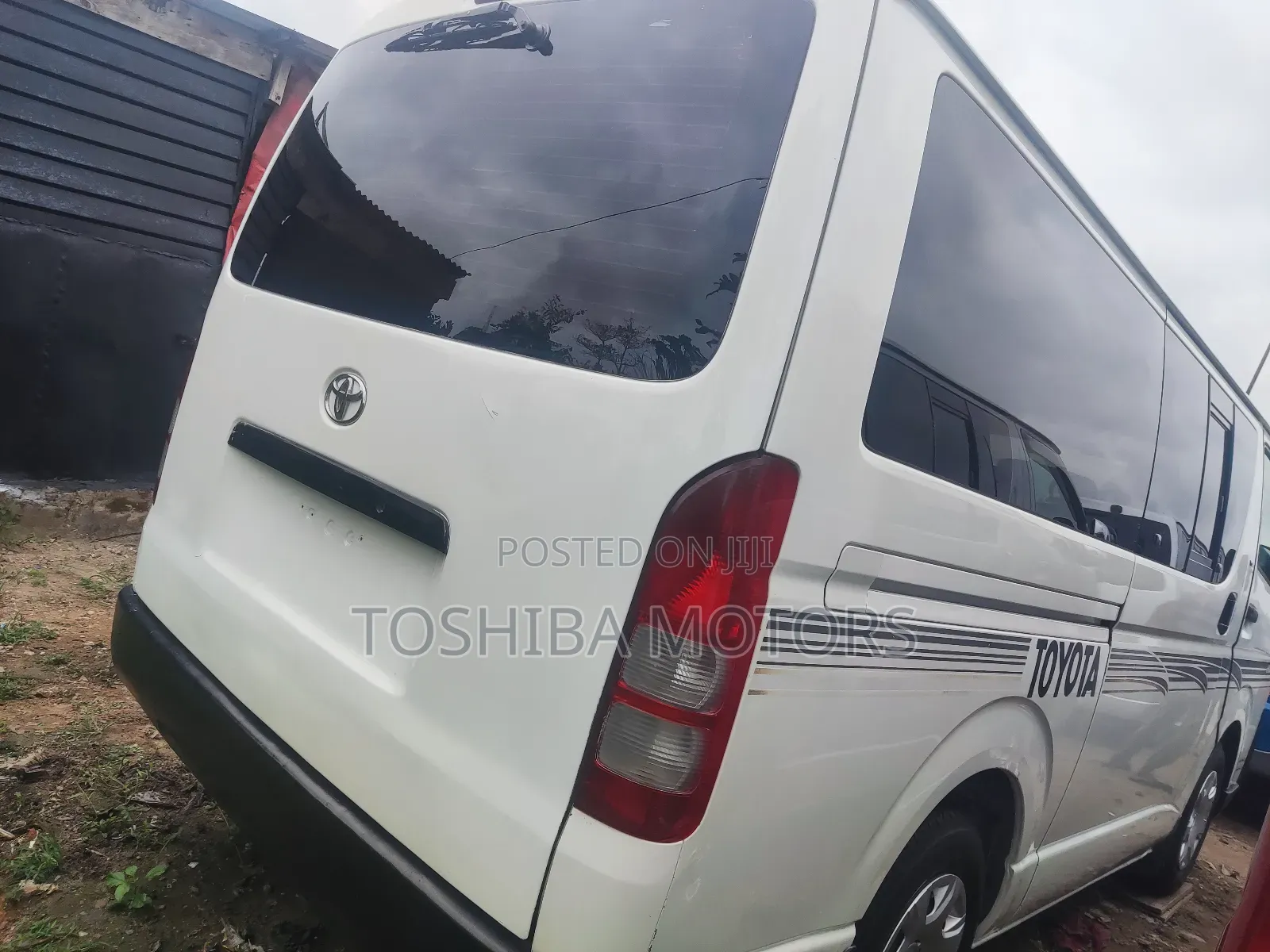 Toyota HiAce 2014 White