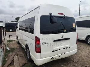 Toyota HiAce 2017 White