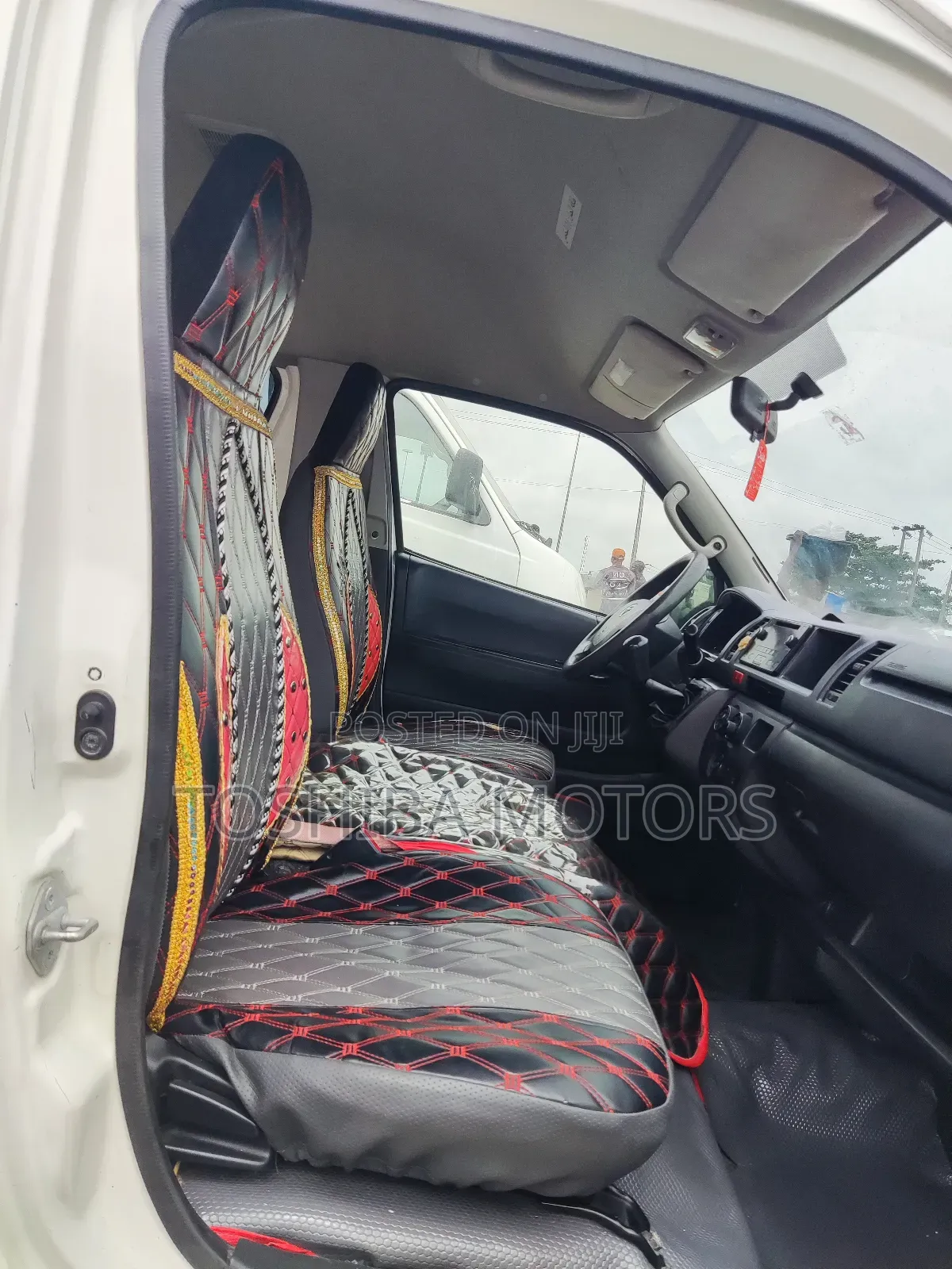 Toyota HiAce 2017 White