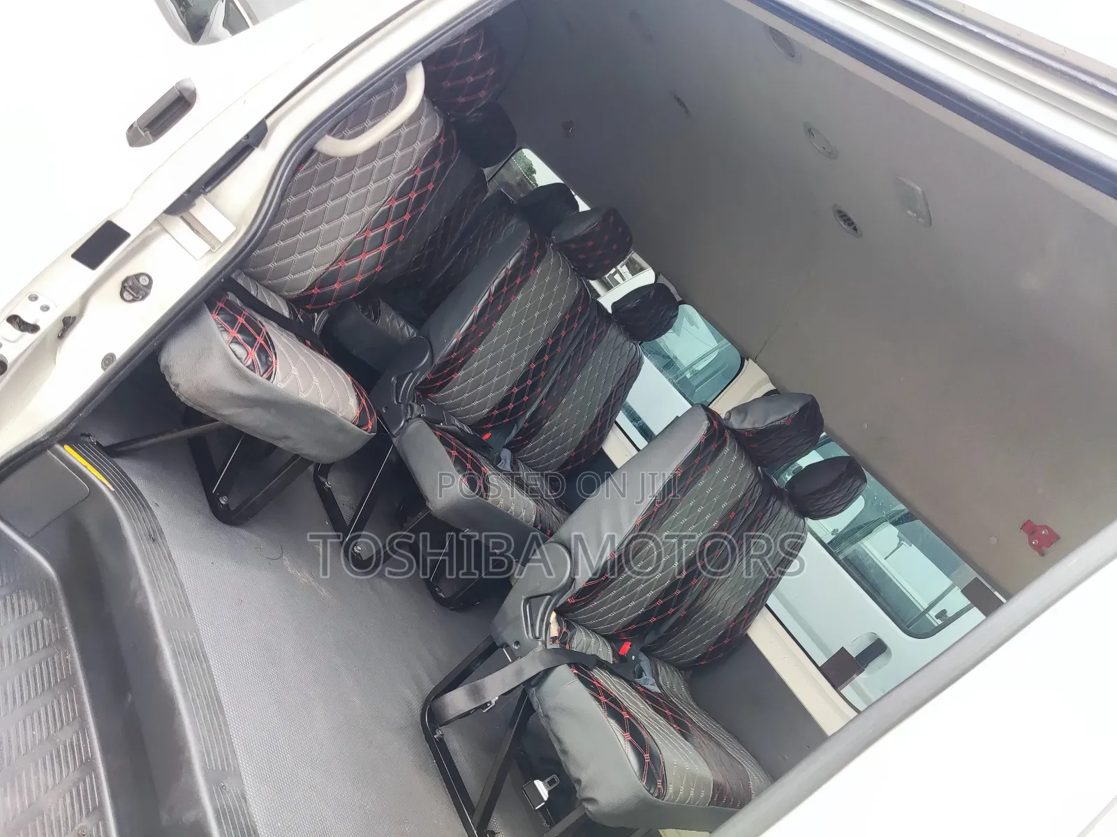Toyota HiAce 2017 White