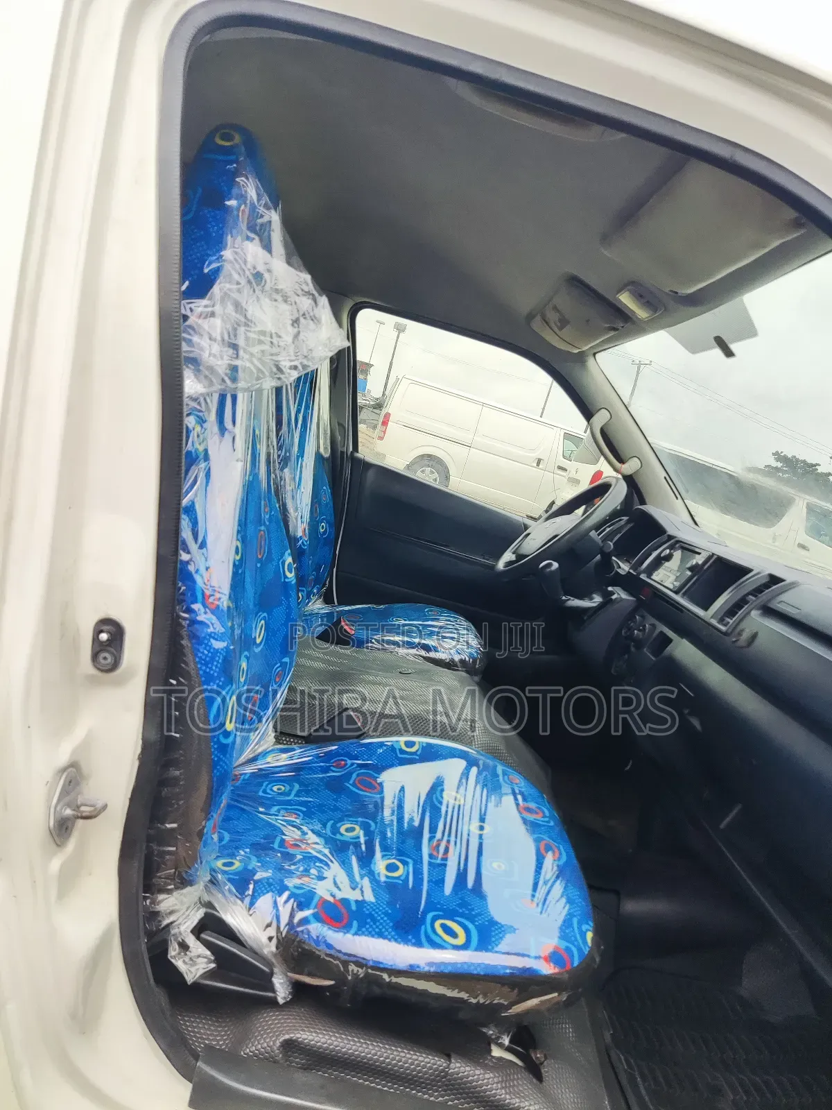 Toyota HiAce 2012 White