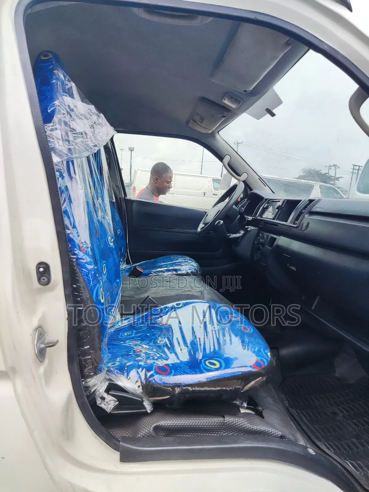 Toyota HiAce 2012 White