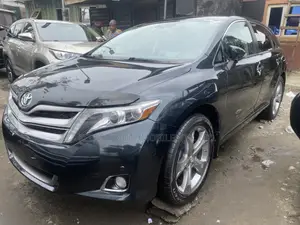 Photo - Toyota Venza 2014 Gray