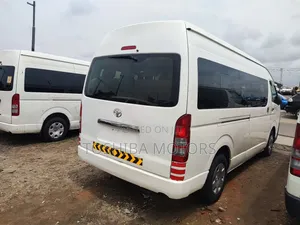 Toyota HiAce 2017 White