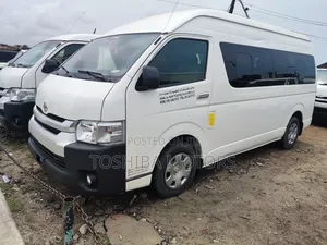 Toyota HiAce 2017 White