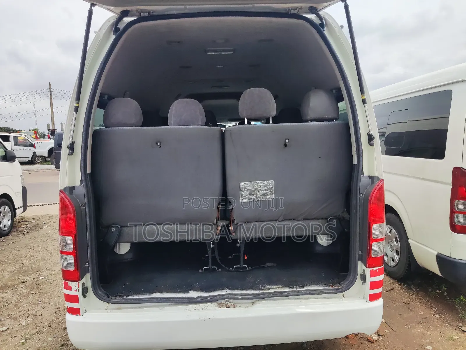 Toyota HiAce 2017 White
