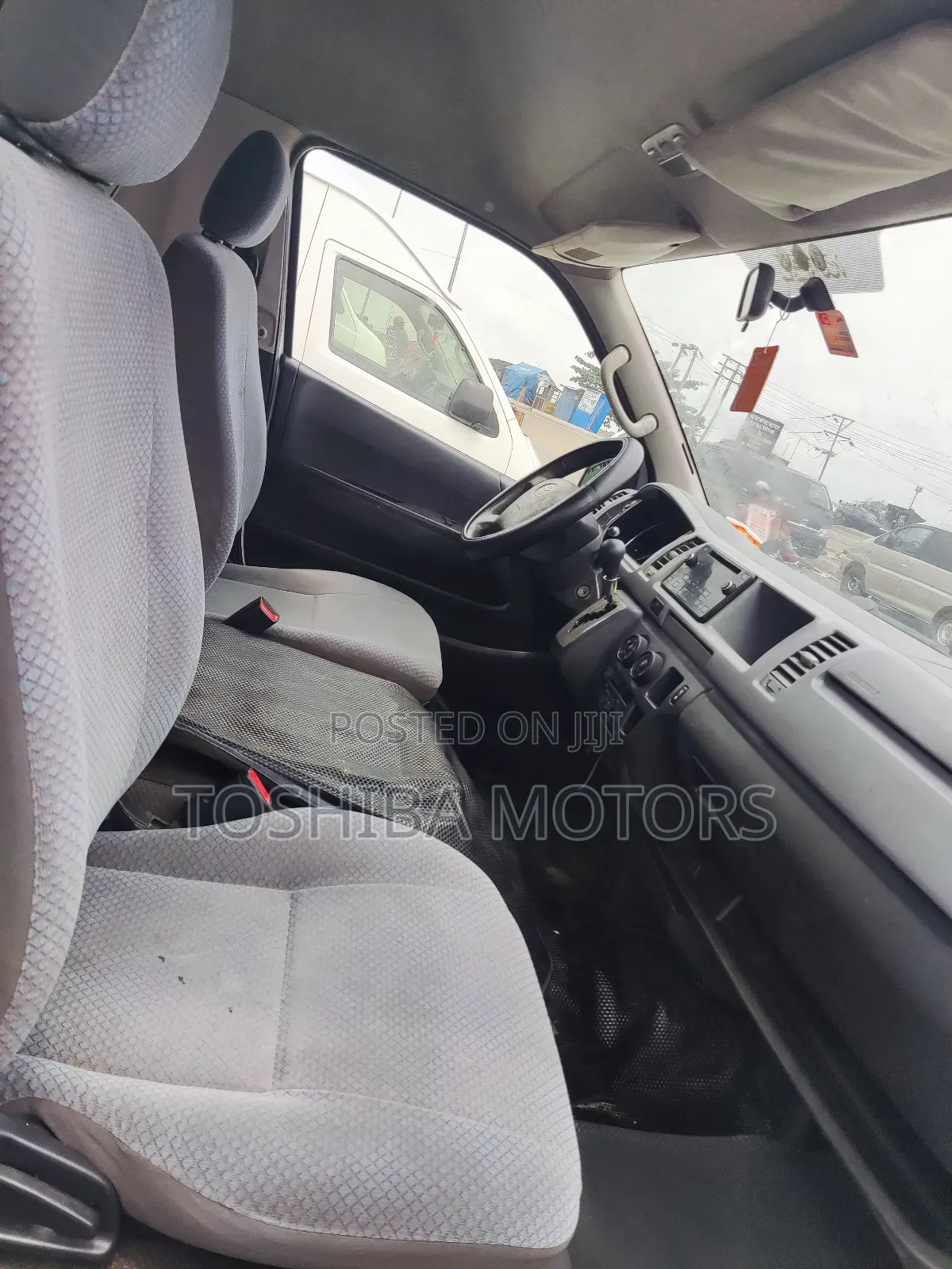 Toyota HiAce 2017 White
