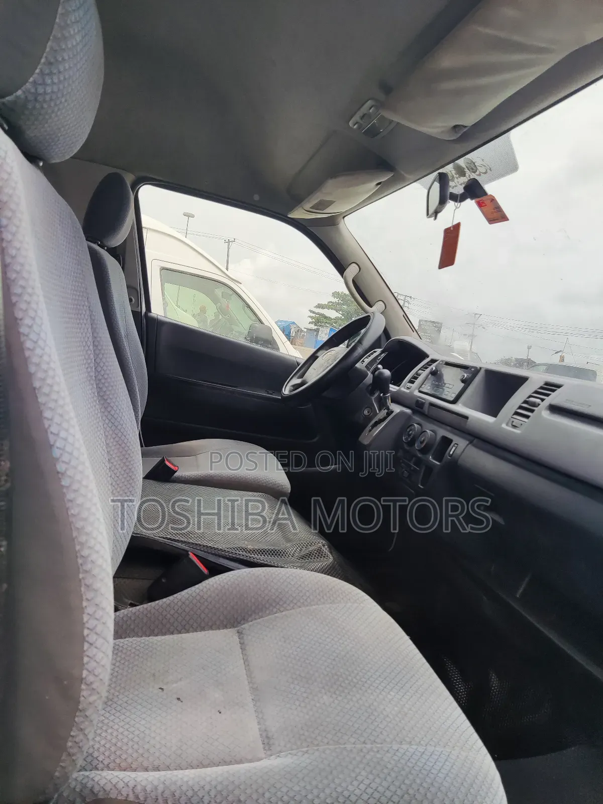 Toyota HiAce 2017 White