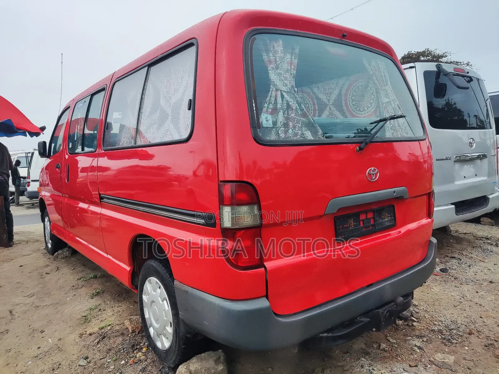 Toyota HiAce 2004 Red