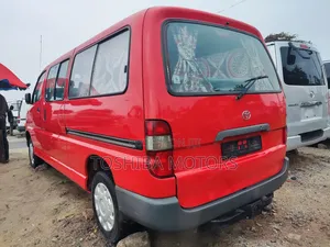 Toyota HiAce 2004 Red