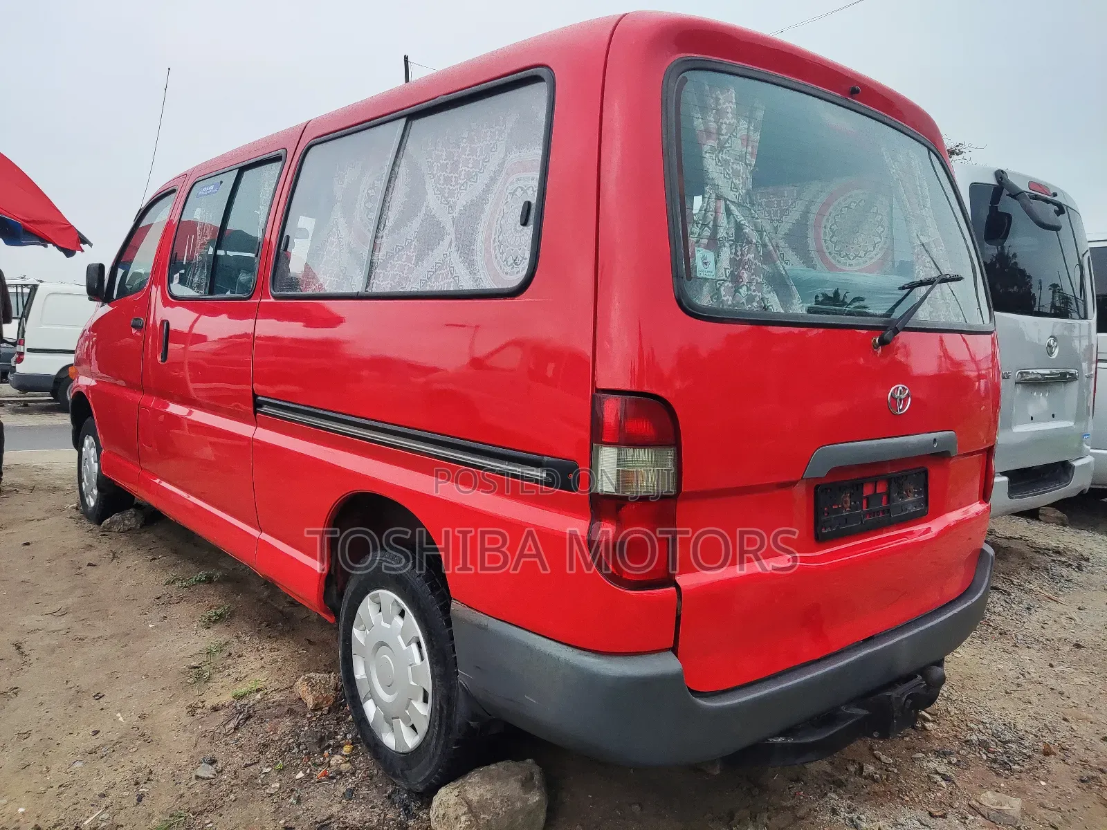 Toyota HiAce 2004 Red