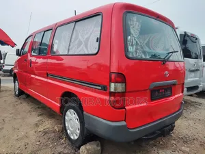 Toyota HiAce 2004 Red