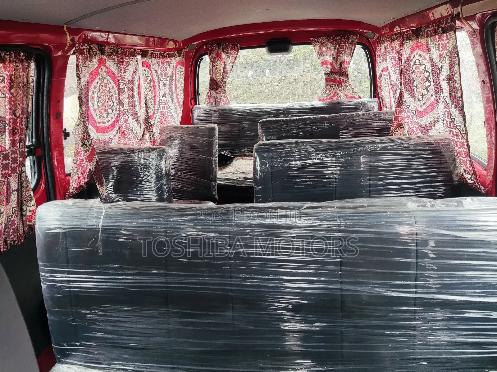 Toyota HiAce 2004 Red