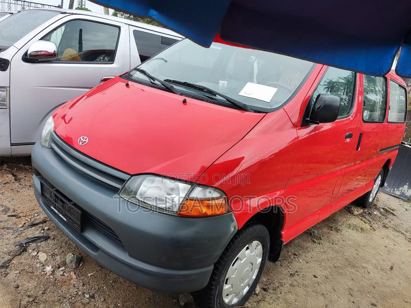 Toyota HiAce 2004 Red