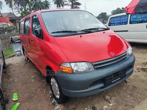 Toyota HiAce 2004 Red