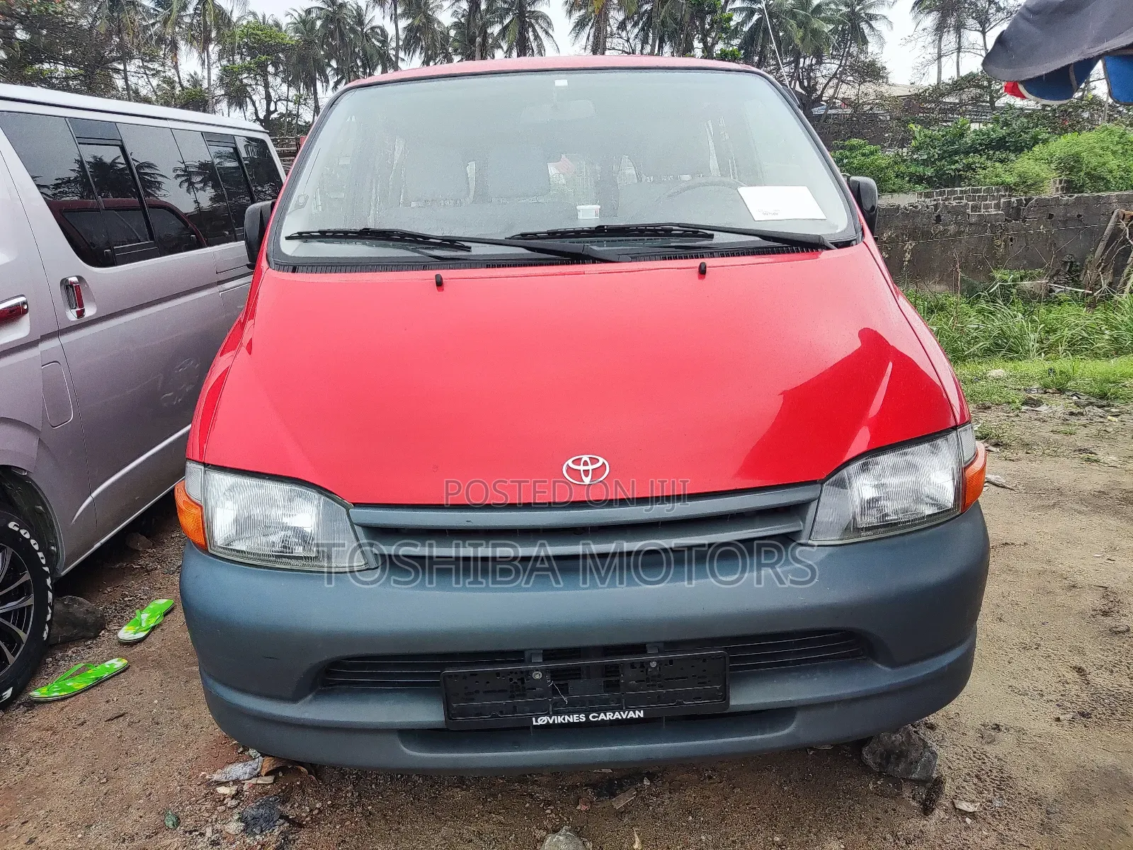 Toyota HiAce 2004 Red