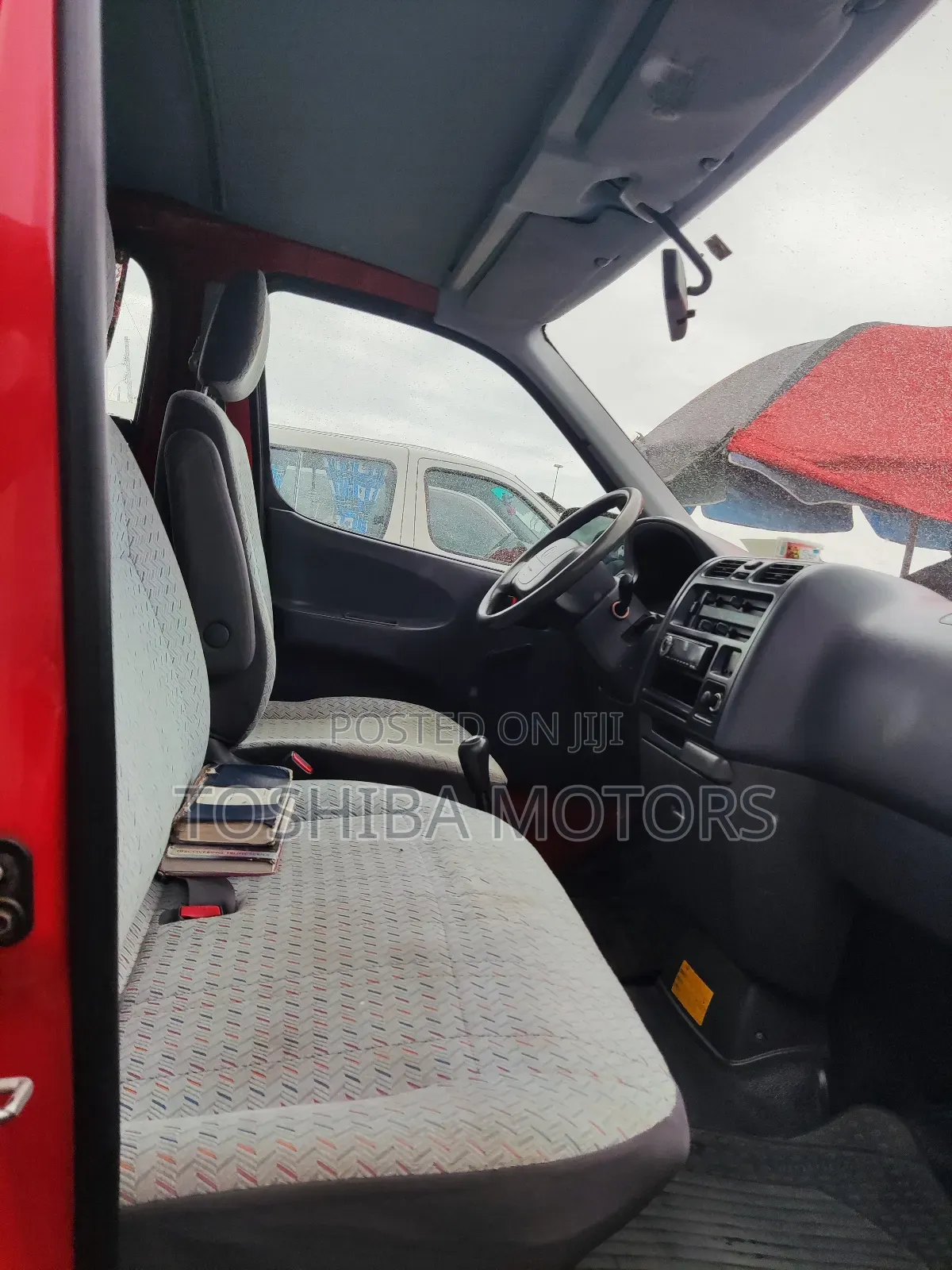 Toyota HiAce 2004 Red