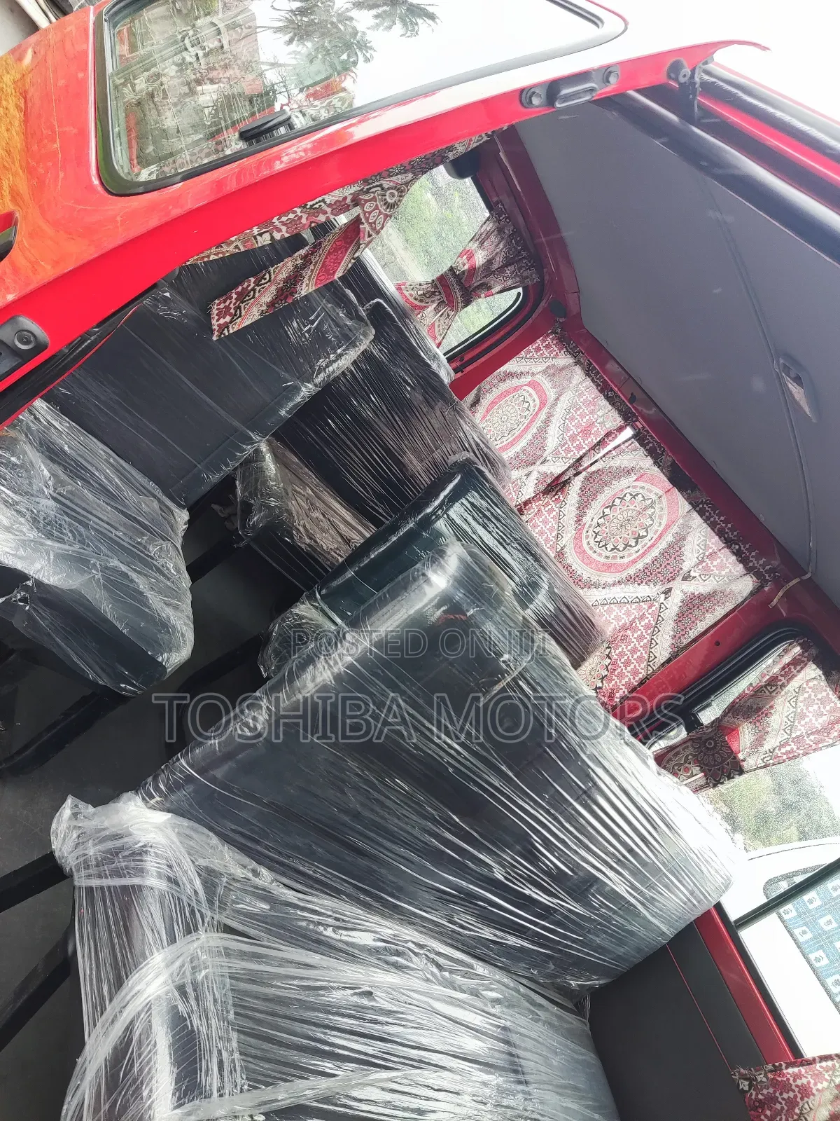 Toyota HiAce 2004 Red