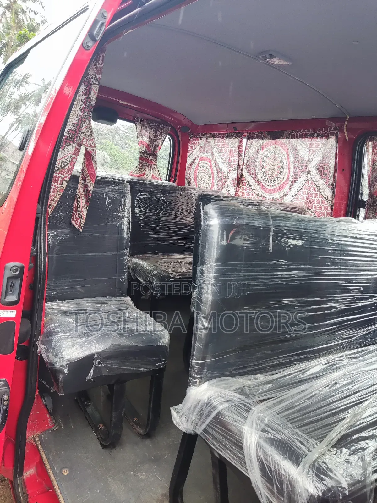 Toyota HiAce 2004 Red