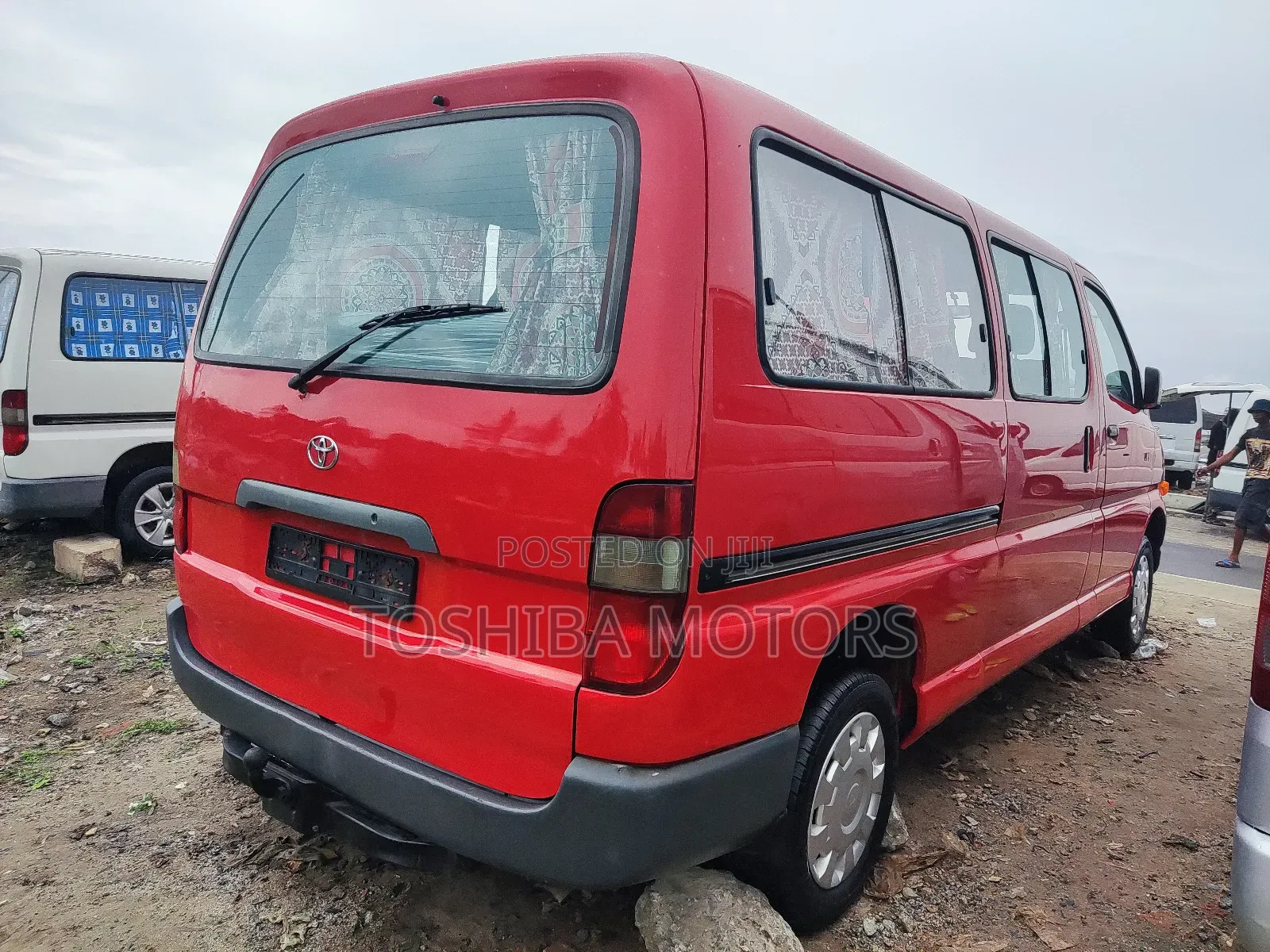 Toyota HiAce 2004 Red