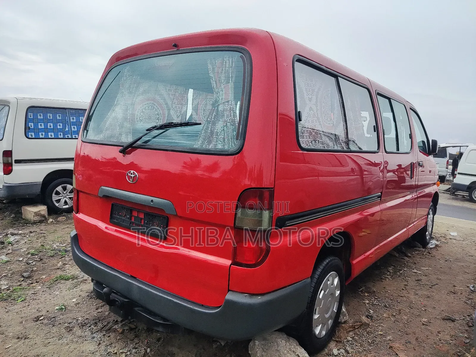Toyota HiAce 2004 Red