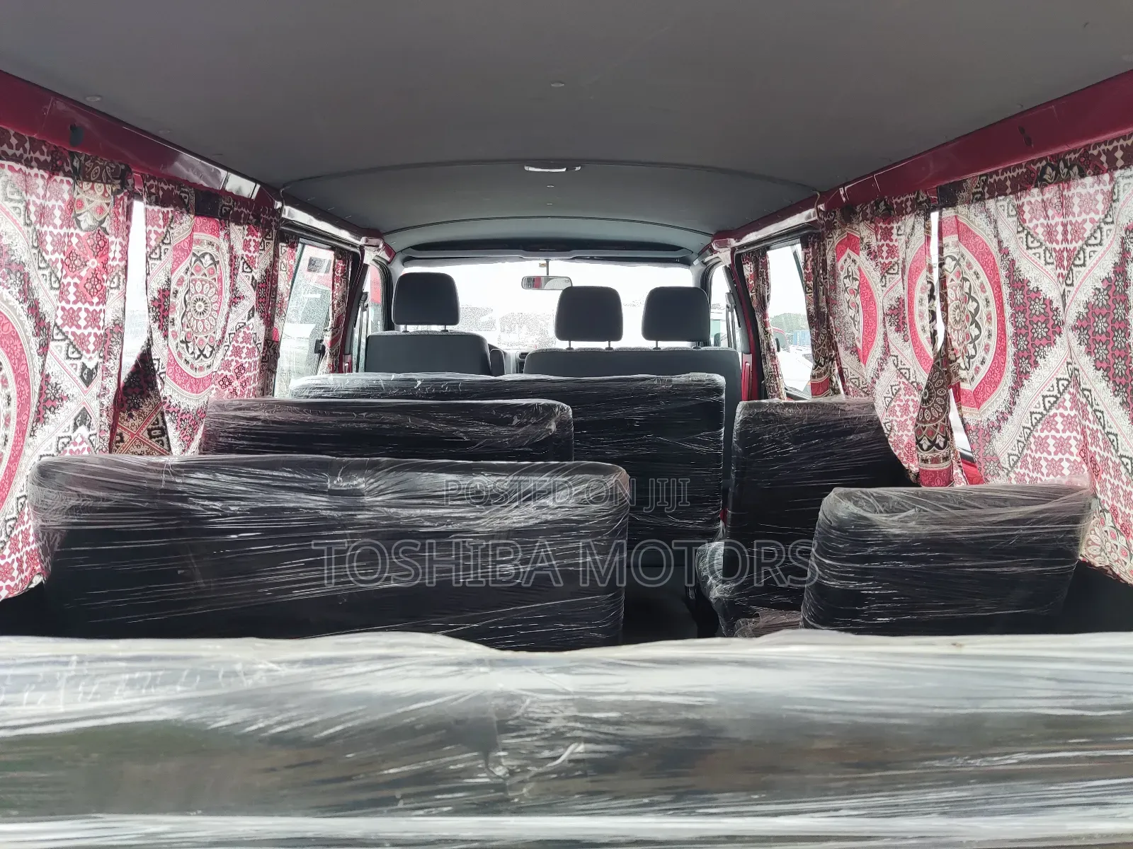 Toyota HiAce 2004 Red