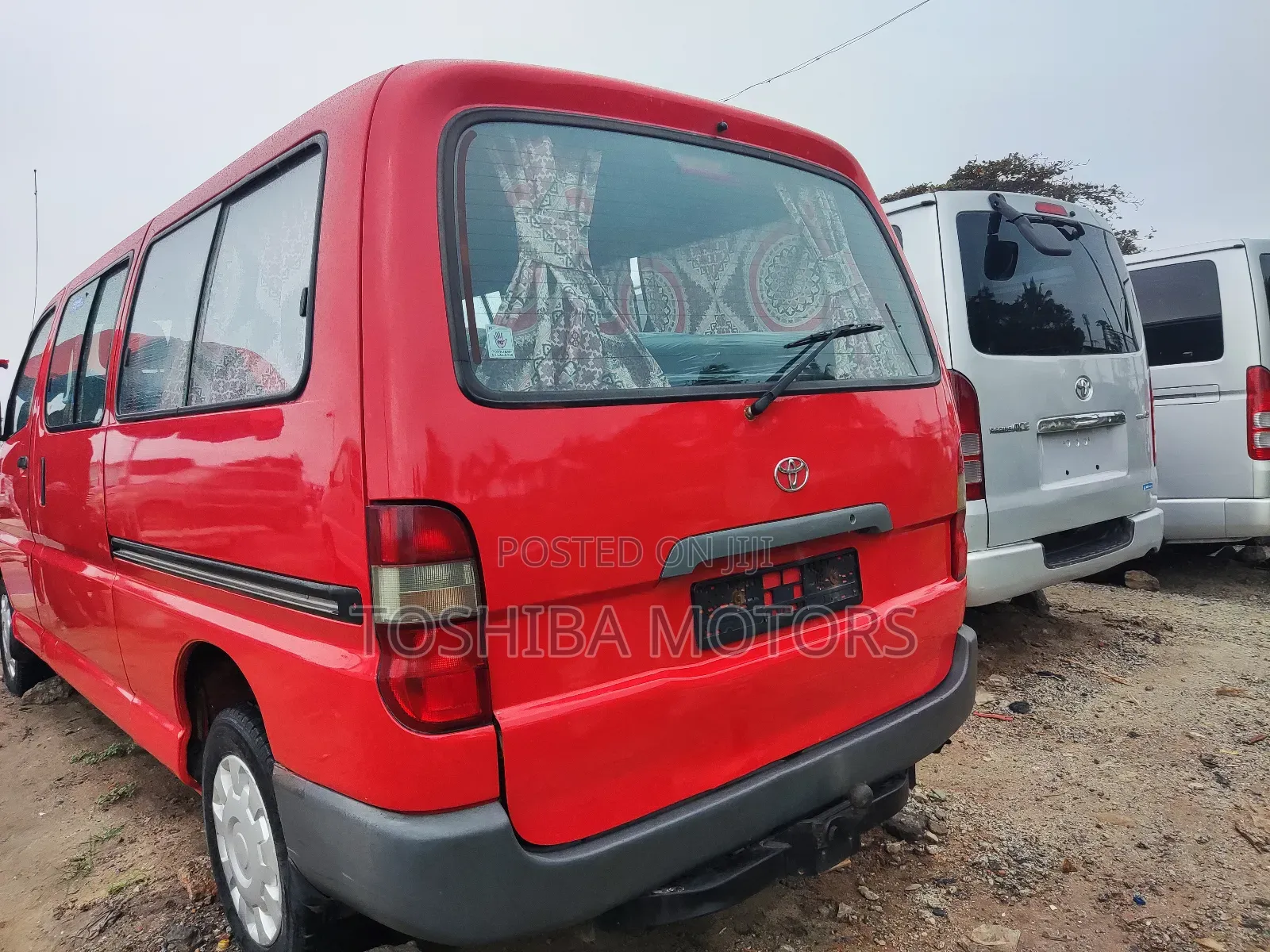 Toyota HiAce 2004 Red